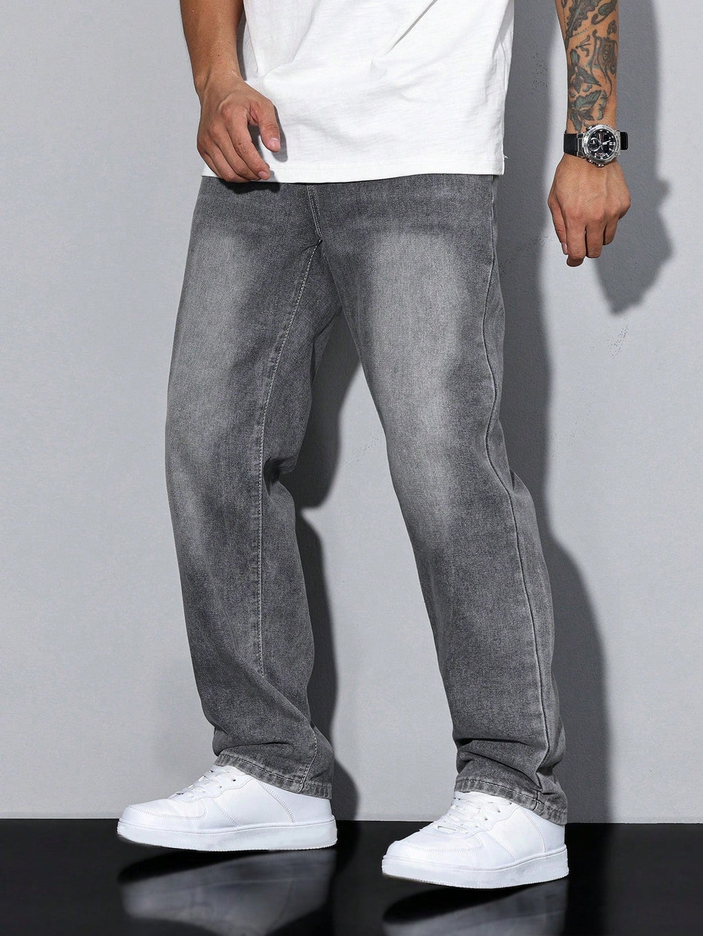 Men's Baggy Denim Jeans with Zip Fly and Five Pockets