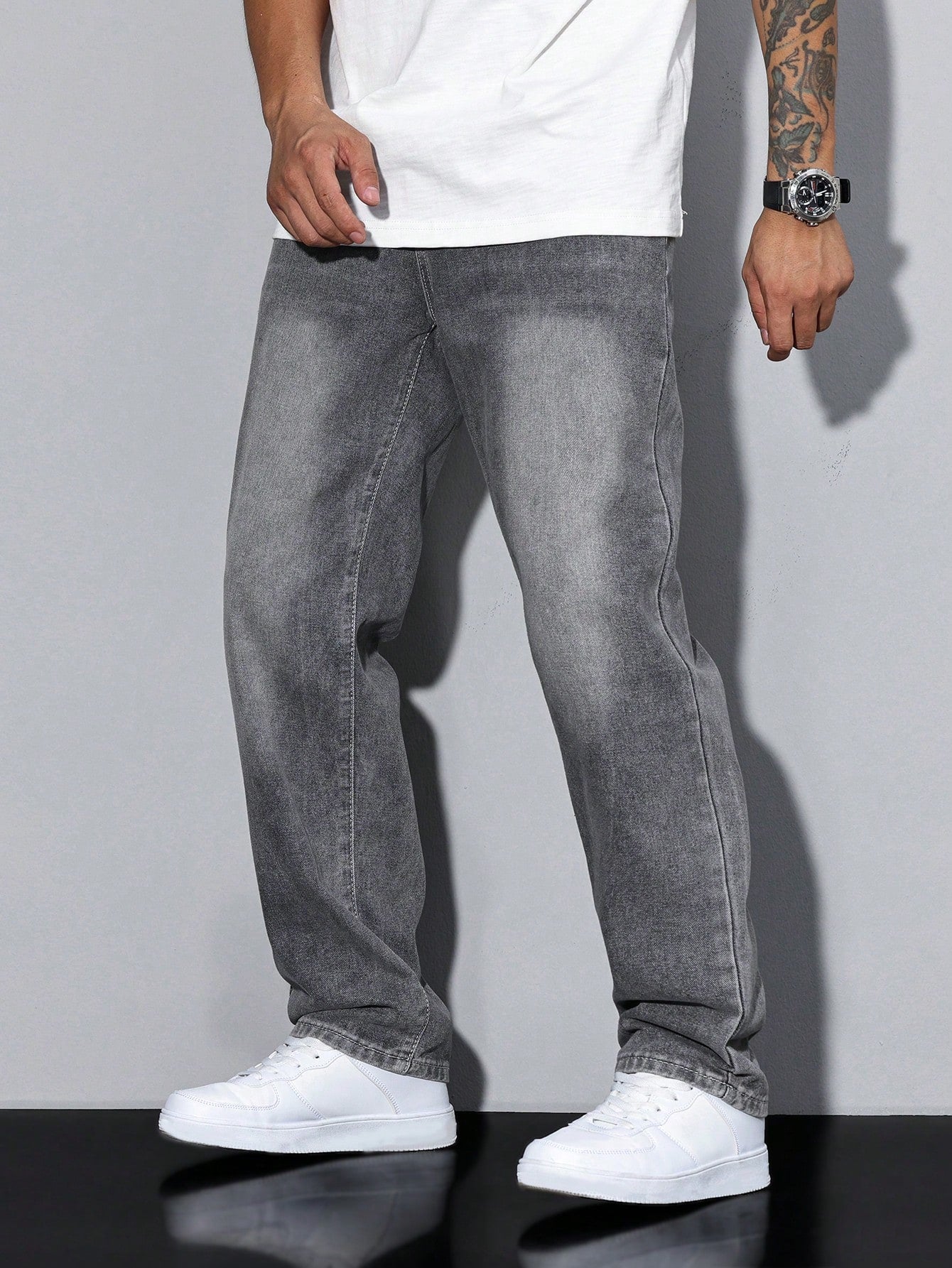 Men's Baggy Denim Jeans with Zip Fly and Five Pockets