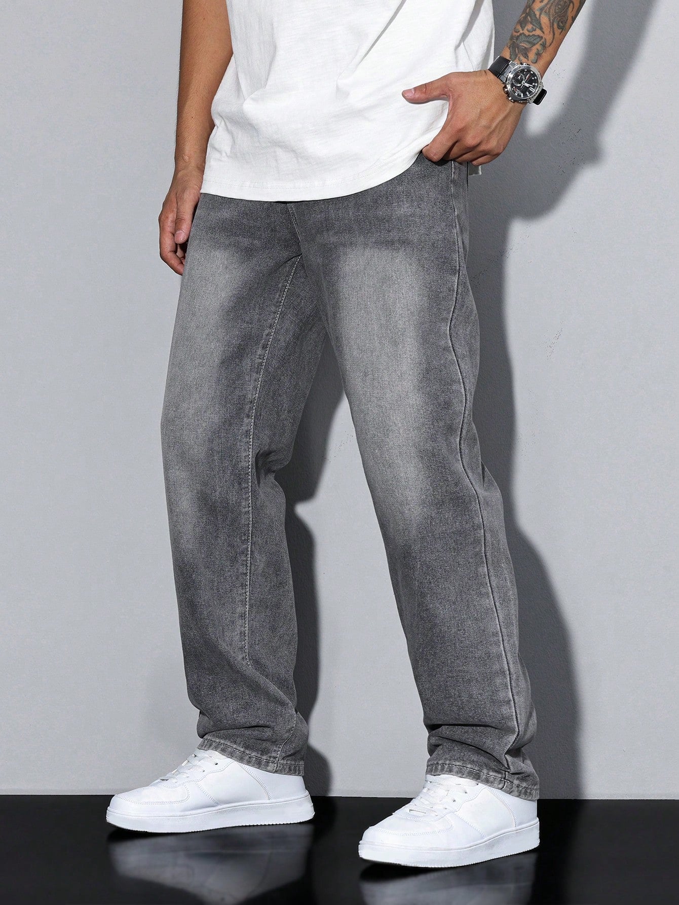 Men's Baggy Denim Jeans with Zip Fly and Five Pockets