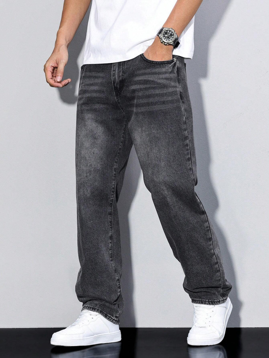 Men's Baggy Denim Jeans with Zip Fly and Five Pockets