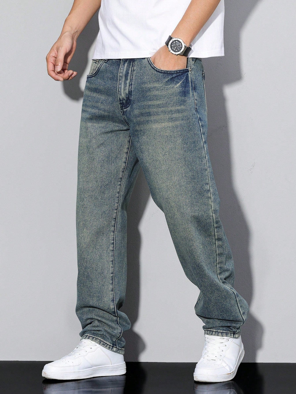 Men's Baggy Denim Jeans with Zip Fly and Five Pockets