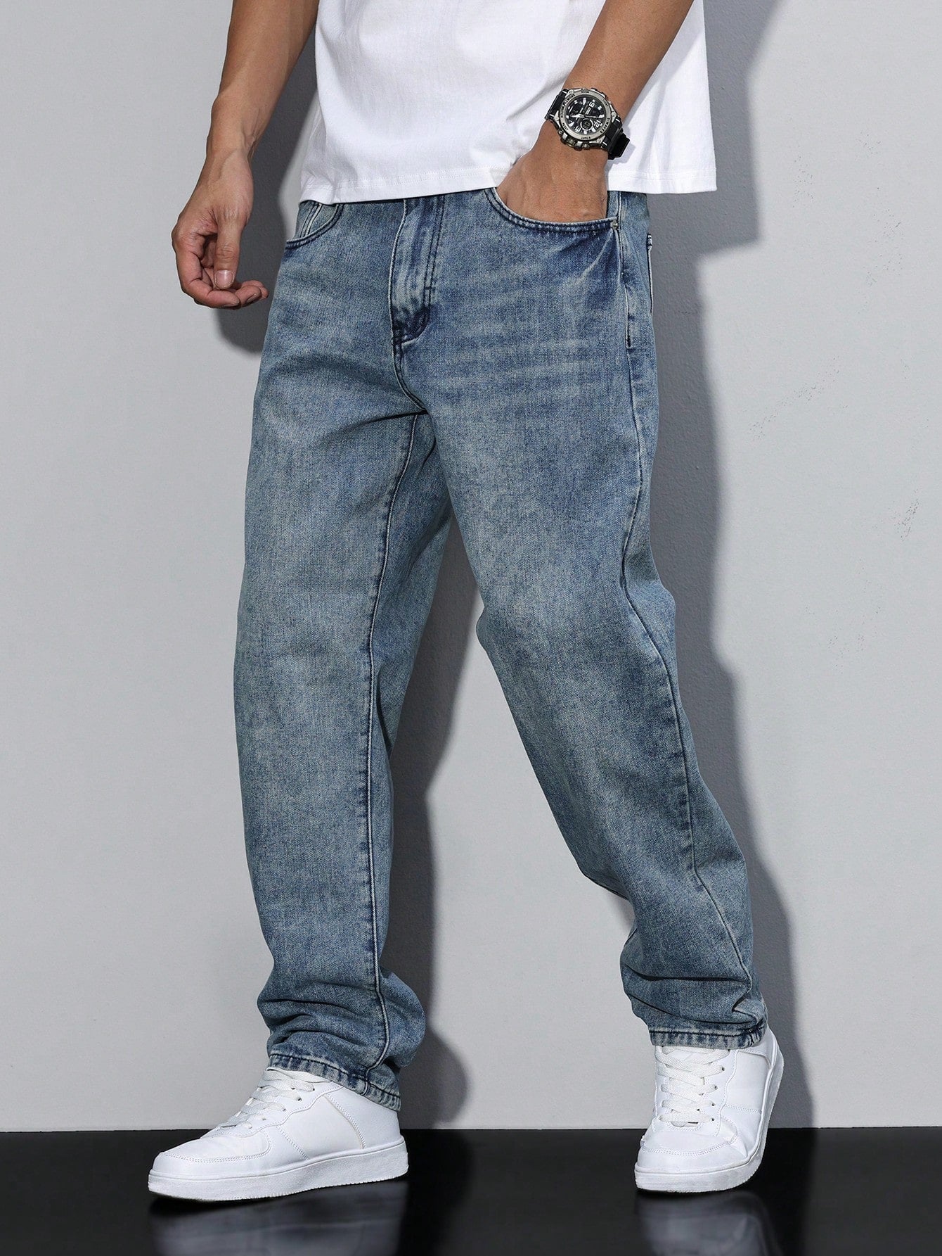 Men's Baggy Denim Jeans with Zip Fly and Five Pockets