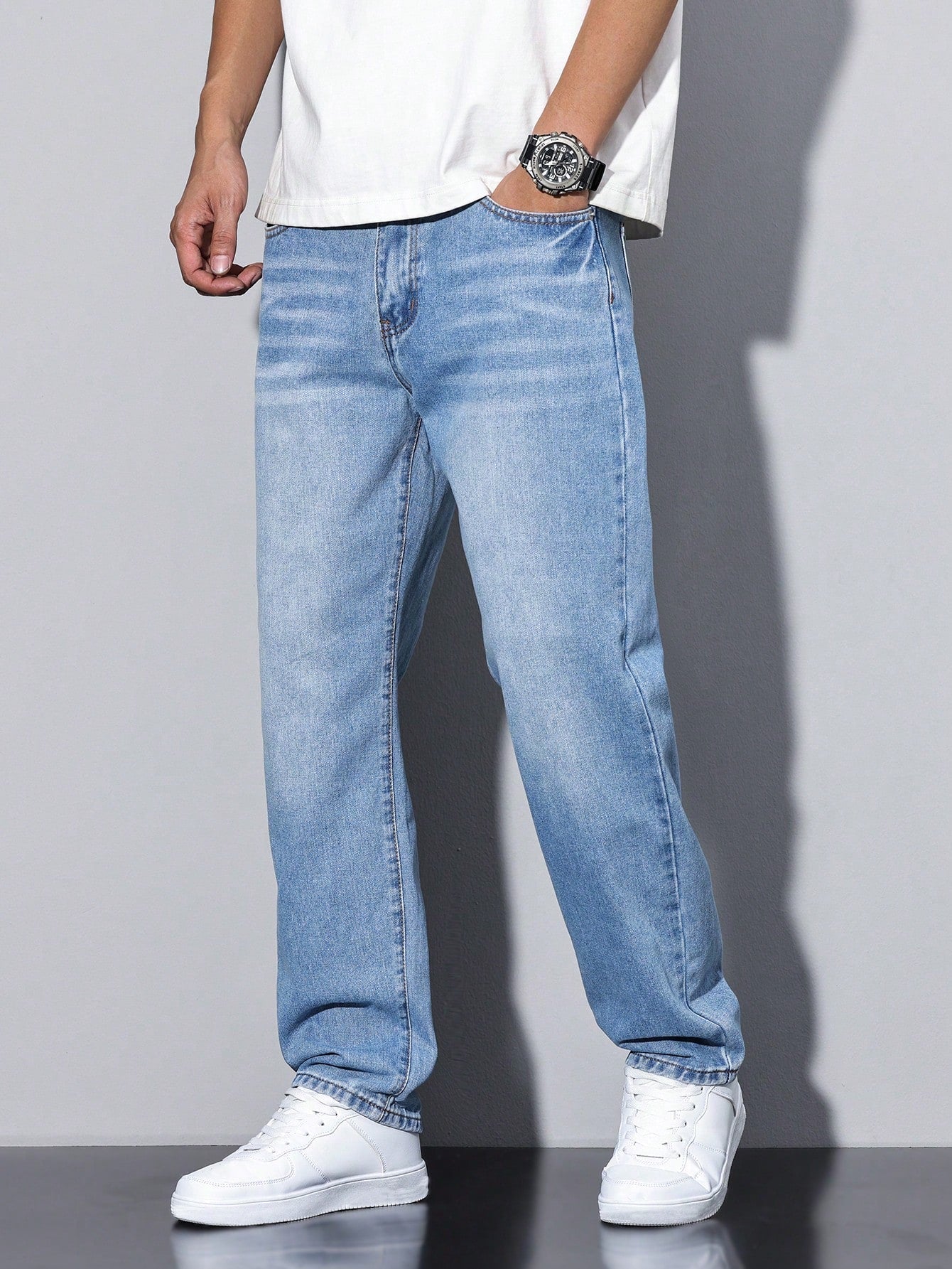 Men's Baggy Denim Jeans with Zip Fly and Five Pockets