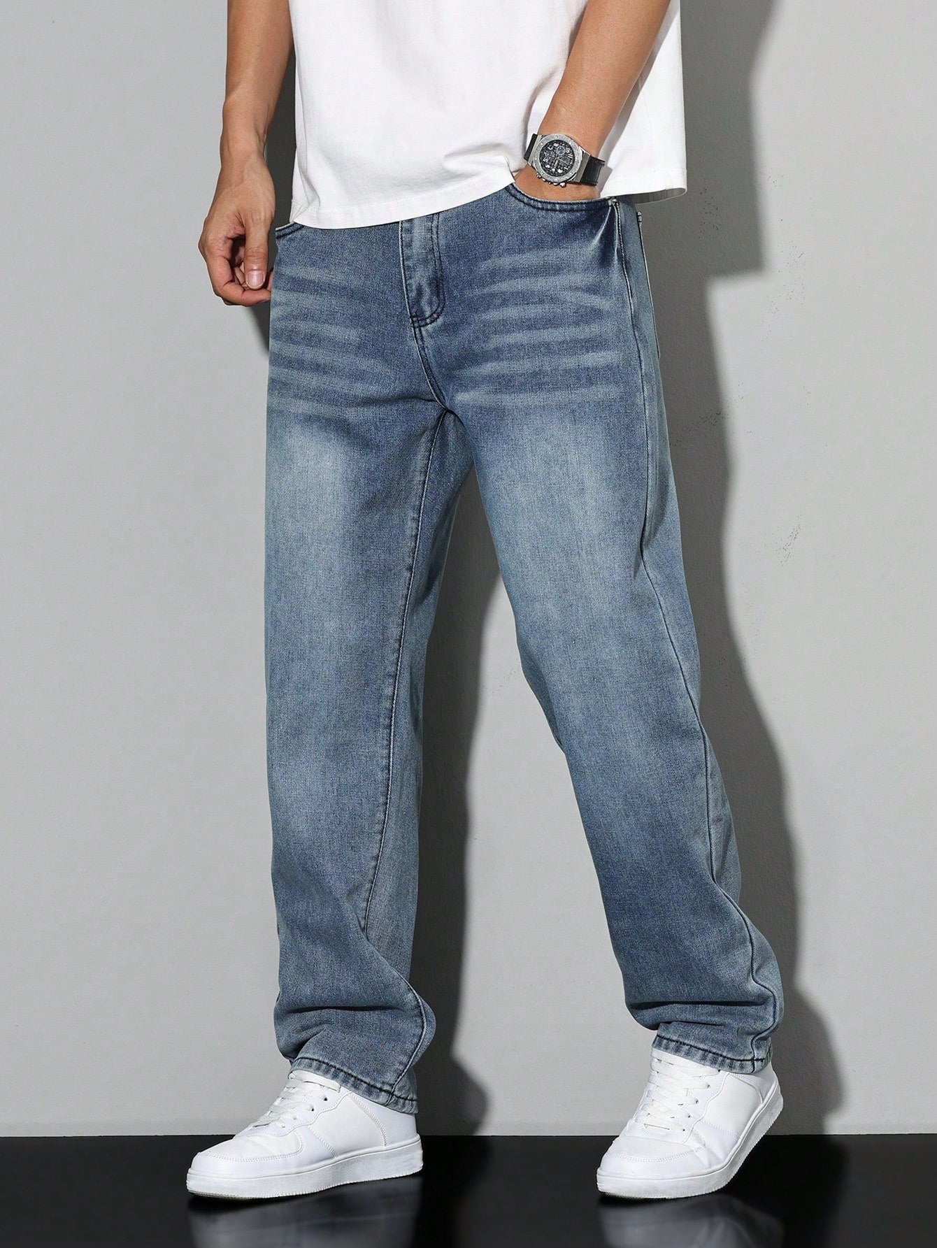 Men's Baggy Denim Jeans with Zip Fly and Five Pockets