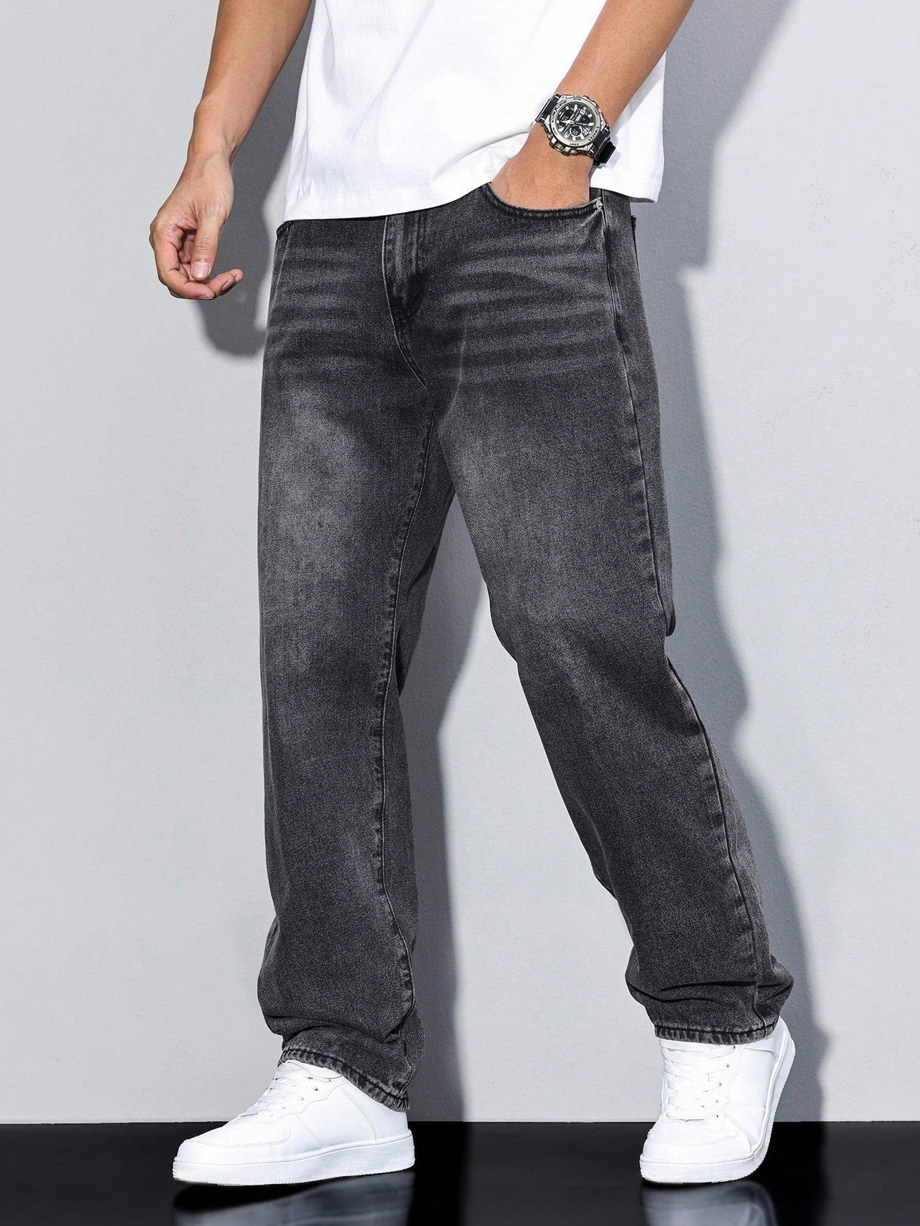 Men's Baggy Denim Jeans with Zip Fly and Five Pockets