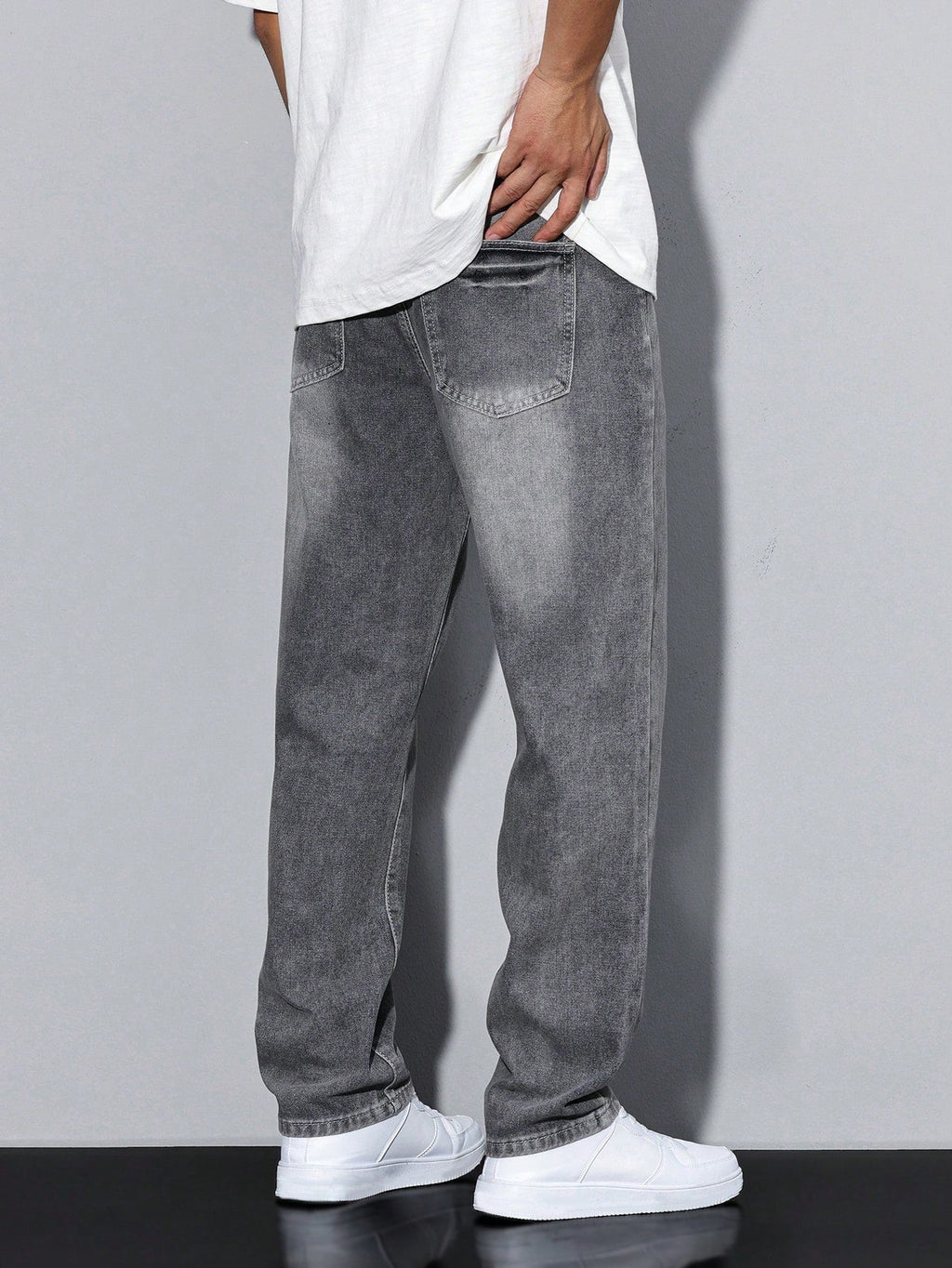 Men's Baggy Denim Jeans with Zip Fly and Five Pockets