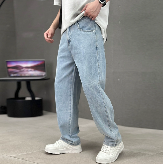 Men's Casual Denim Pants with Straight Legs and Slant Pockets