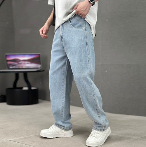 Men's Casual Denim Pants with Straight Legs and Slant Pockets