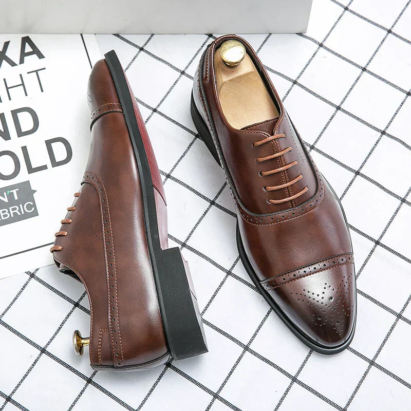 Men's Oxford Shoes with Lace-Up Closure and Cap Toe