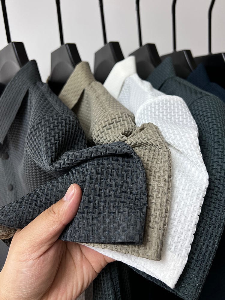 Men's Knit Polo Shirt with Spread Collar and Placket