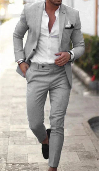 Men's Two-Piece Woven Suit with Notch Lapels and Pocket Square