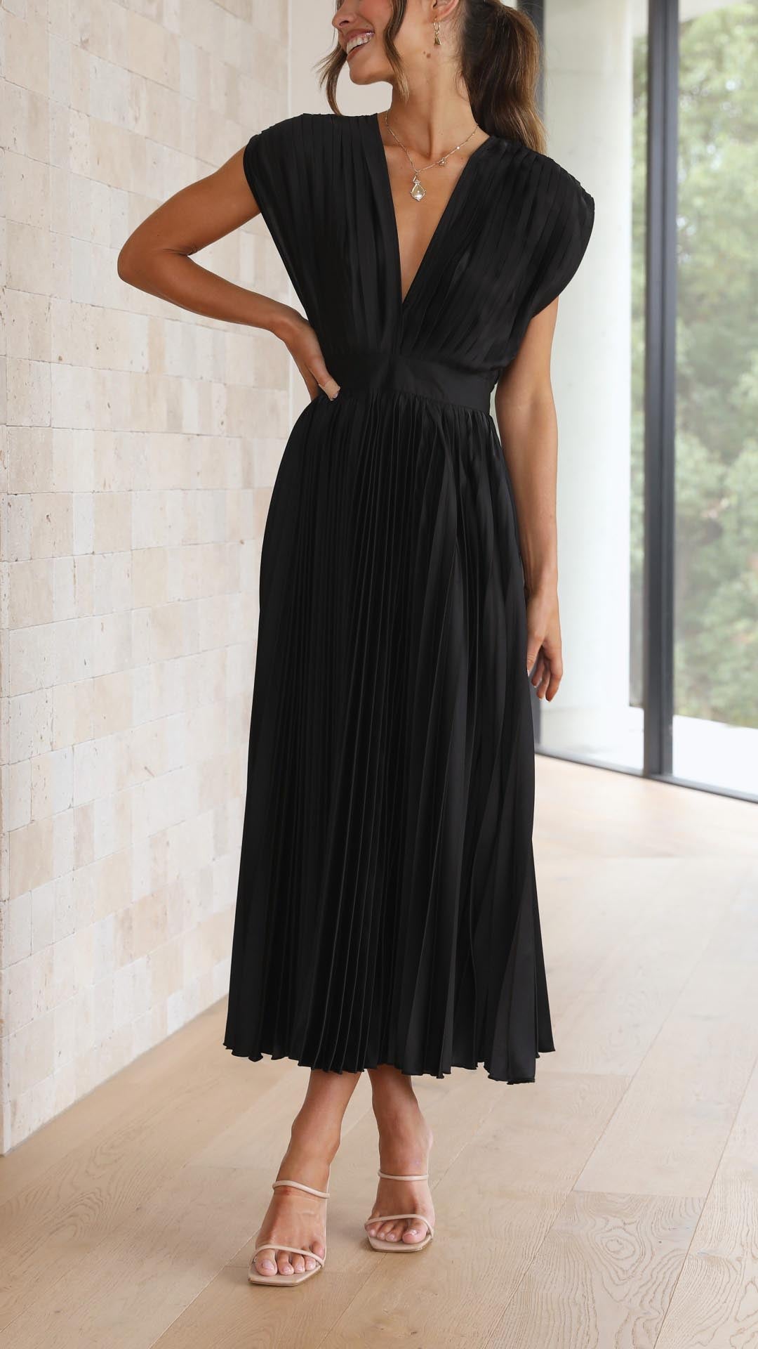 Women's Woven Maxi Dress with Pleated Skirt and Back Tie