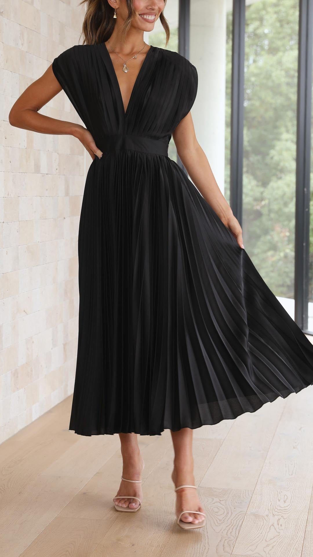 Women's Woven Maxi Dress with Pleated Skirt and Back Tie