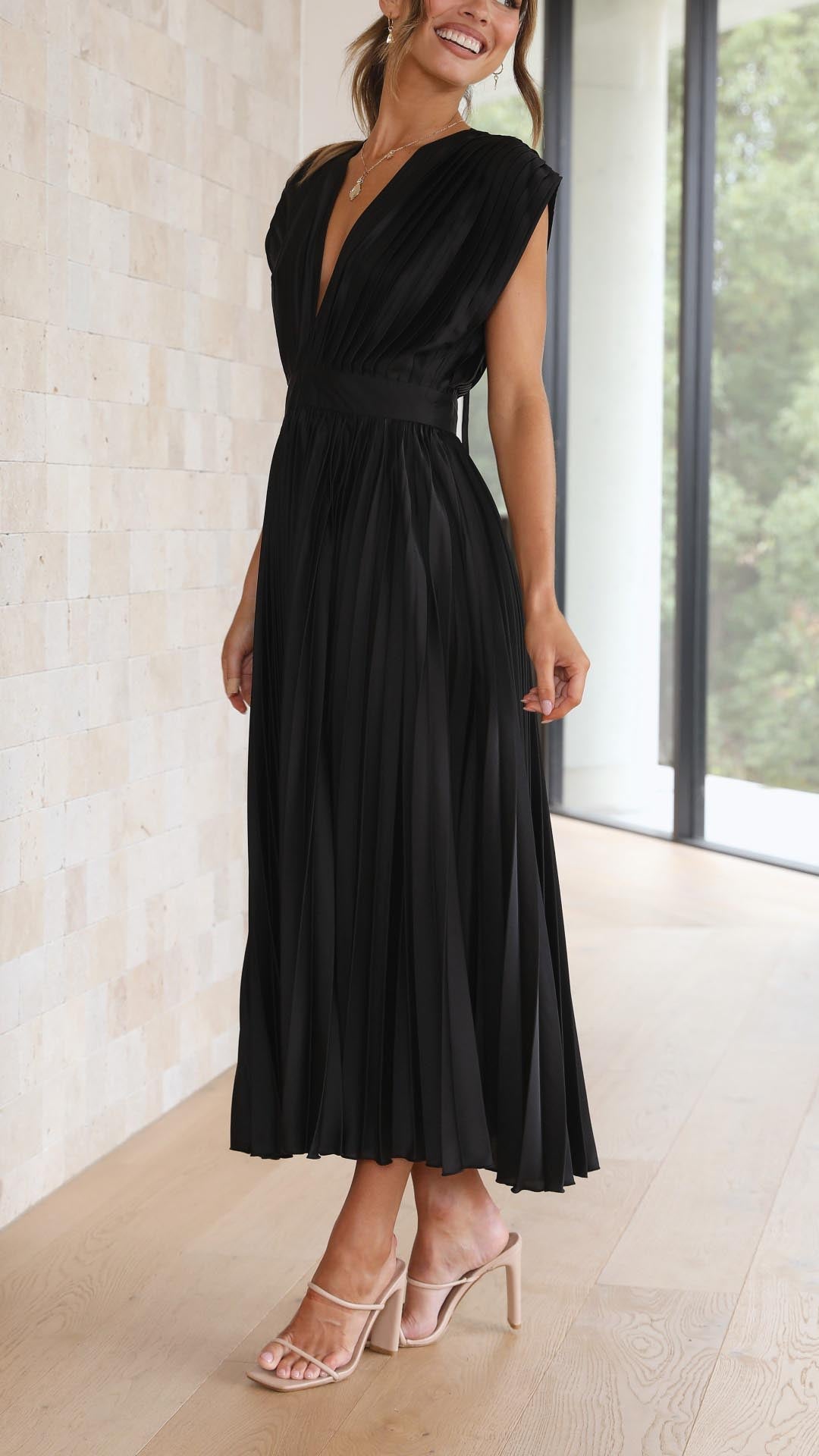 Women's Woven Maxi Dress with Pleated Skirt and Back Tie