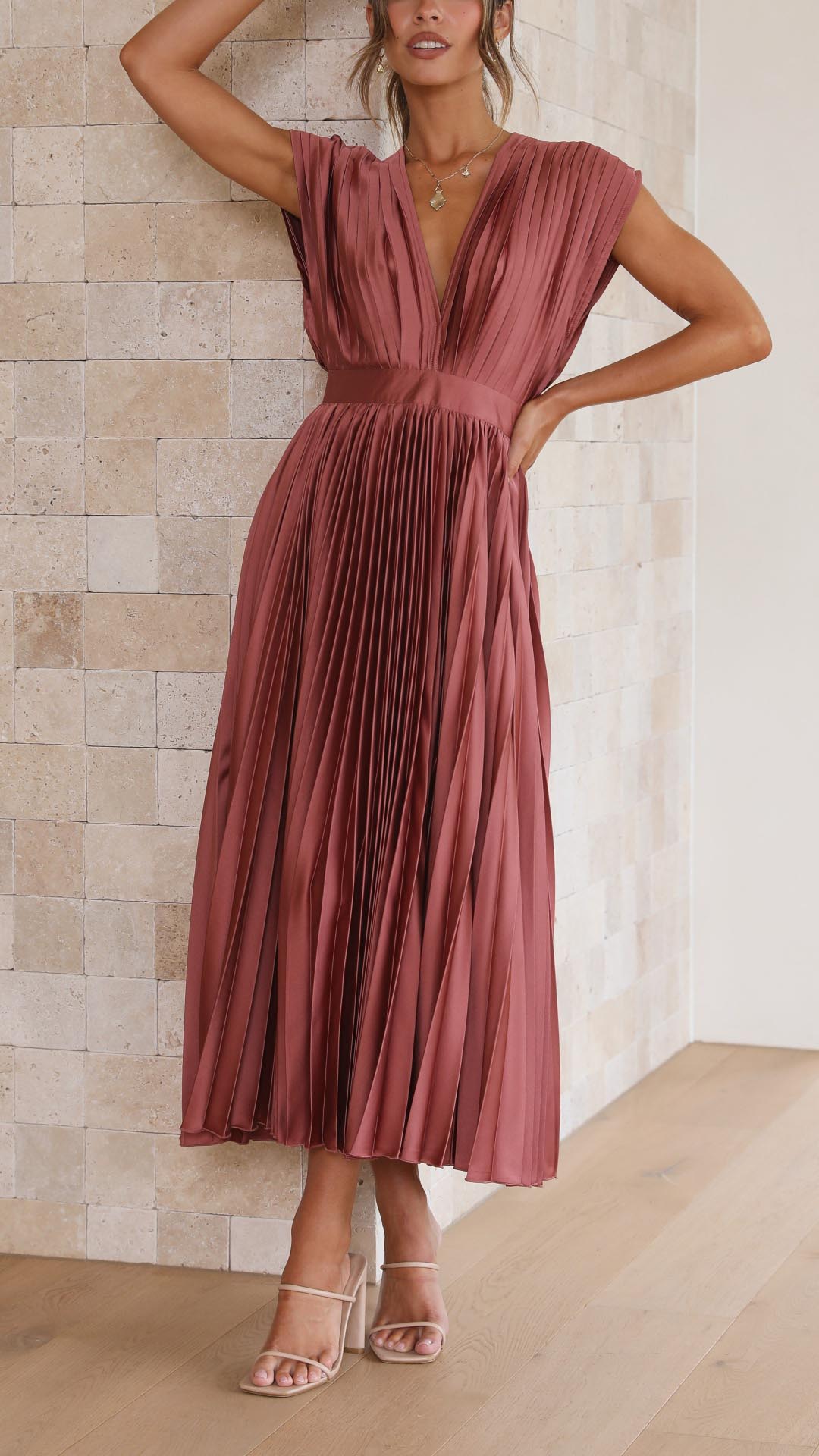 Women's Woven Maxi Dress with Pleated Skirt and Back Tie