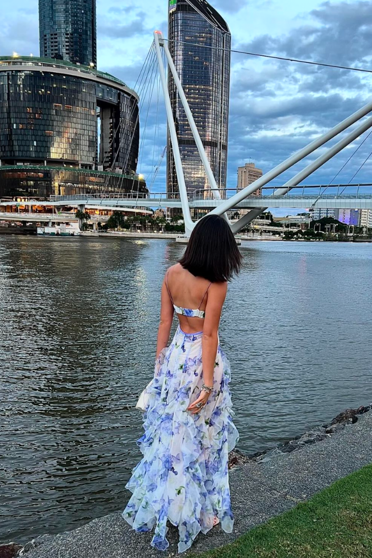 Women's Woven Maxi Dress with V-Neck and Tiered Ruffle Skirt
